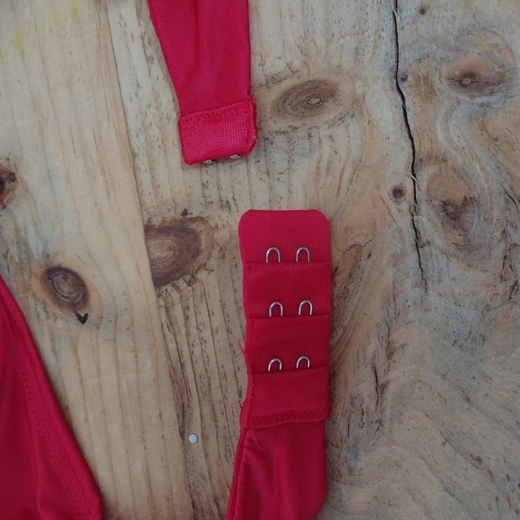 Victoria's Secret Red Satin Biofit Push Up Bra Size 36B - Picture 4 of 10